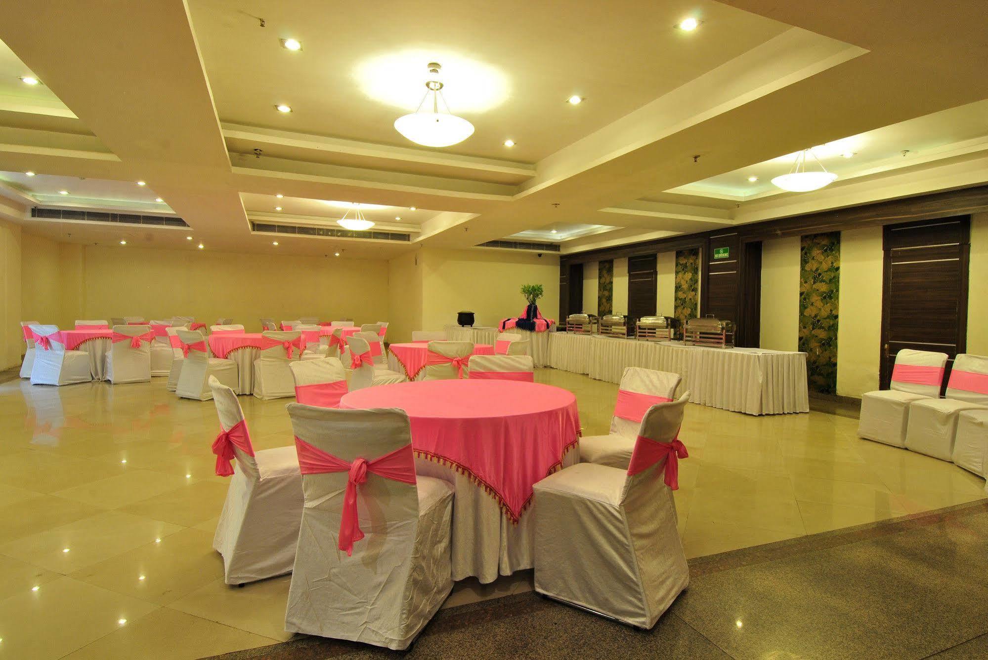 The Habitare Gurgaon Hotel Eksteriør billede